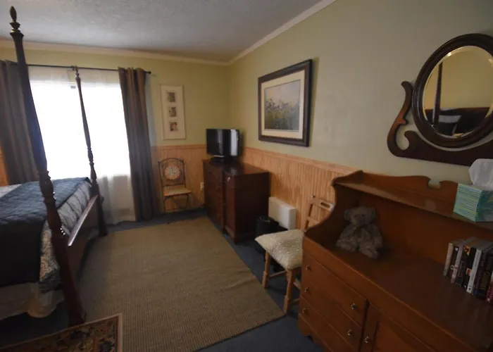 Alaska Grizzly Lodge